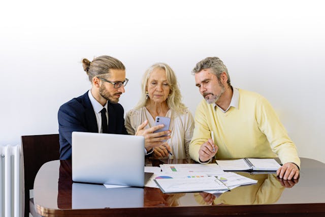 Understand the essential tasks and responsibilities of independent Financial Advisors in building trust and delivering value.