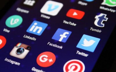 Les réseaux sociaux pour les conseillers financiers : 10 stratégies pour gagner en visibilité